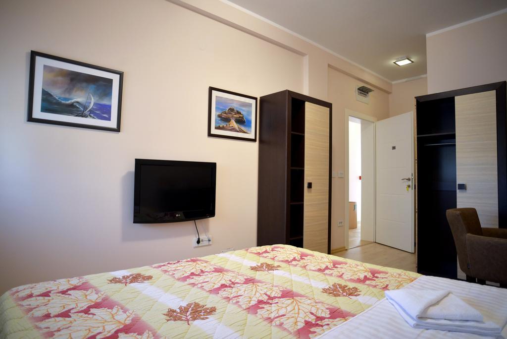 Lotos Depandans Hotel Ni Exterior foto